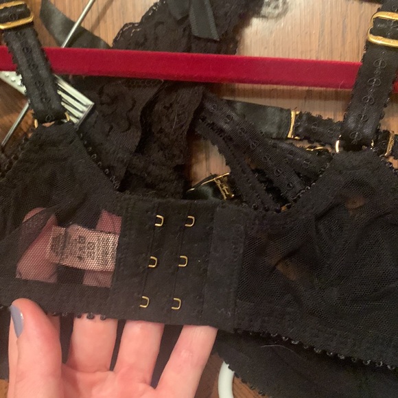 Agent provocateur black lace bra + matching garter belt 36C LINGERIE BUNDLE - Picture 10 of 16